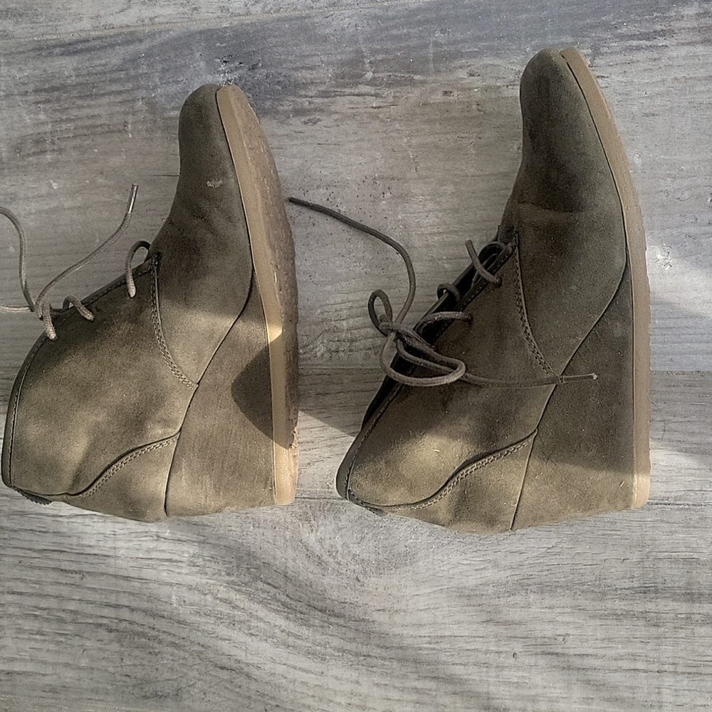 Mad love Olive weged boots size 8